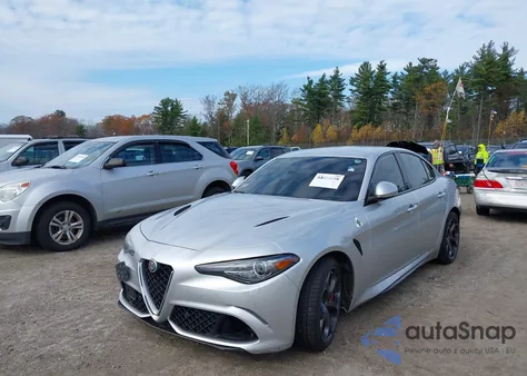 2017 Alfa Romeo Giulia Quadrifoglio Rwd z USA, uszkodzony, nr VIN ZARFAEAV6H7549421